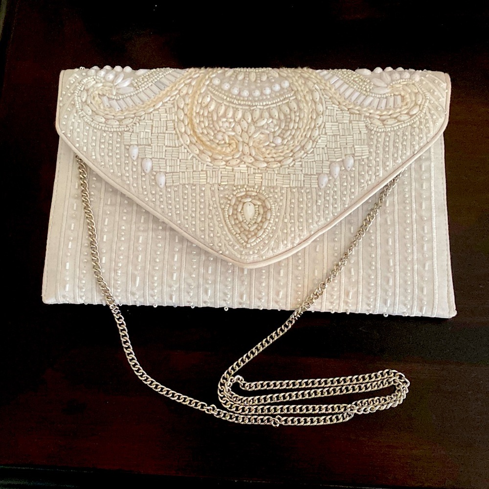 Lulus white beaded purse